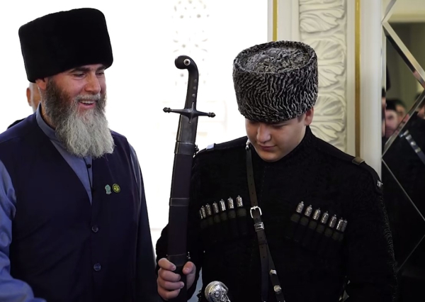 Сын Кадырова Адам появился на публике с погонами майора