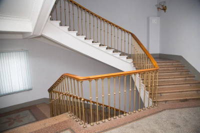 Адвокат Зорин: подглядывание за соседями грозит штрафом или лишением свободы