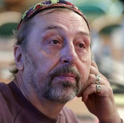 Один из самых известных и признанных в мире современных российских драматургов Николай Коляда умер в 68 лет