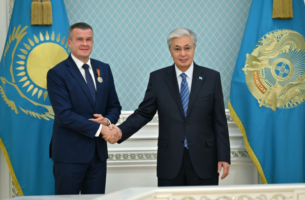 Токаев наградил президента WADA орденом «Достық»