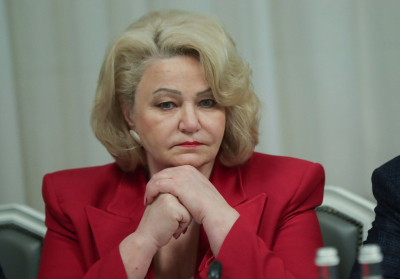 Опрос: 55% россиян сталкивались с денежными сборами в школах