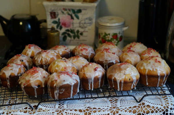Дроны доставили куличи российским военнослужащим на передовую
