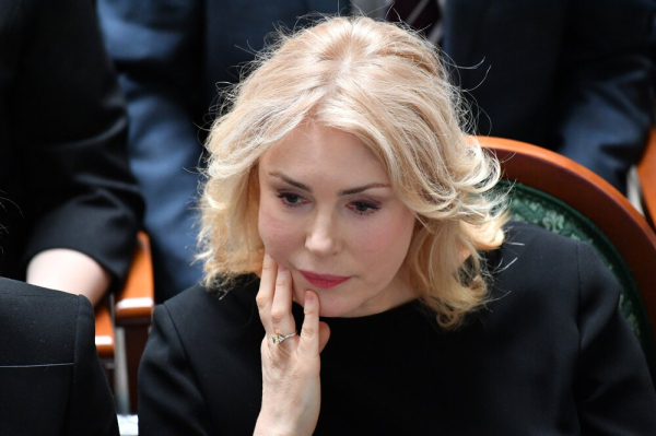 Дочь Марии Шукшиной попала в больницу из‑за проблем с зубным имплантом