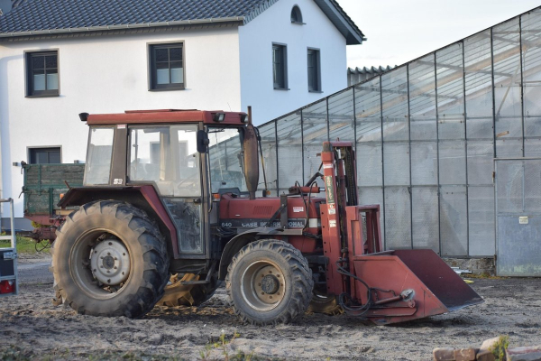 Мужчина погиб под колесами трактора в Петропавловске