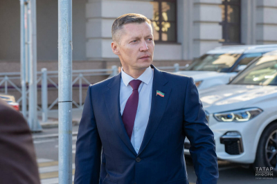 Министр экологии РТ поздравил метеорологов с профессиональным праздником