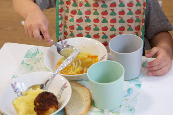 Лещинская призвала ввести стандарт здорового питания для школ и детсадов