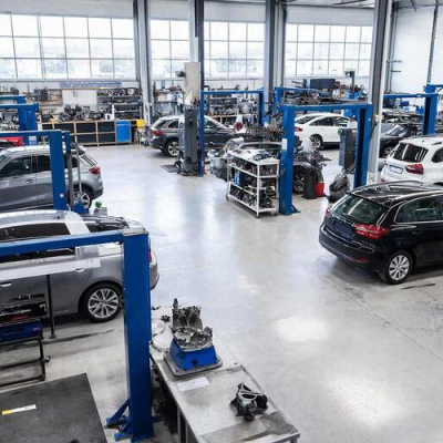 Автомаляры обогнали сварщиков: названы самые высокооплачиваемые рабочие профессии в РФ