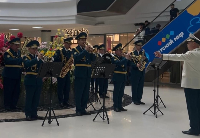 Военный оркестр провёл концерт в честь 80-летия Победы