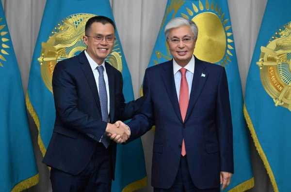 Токаев провел встречу с основателем Binance