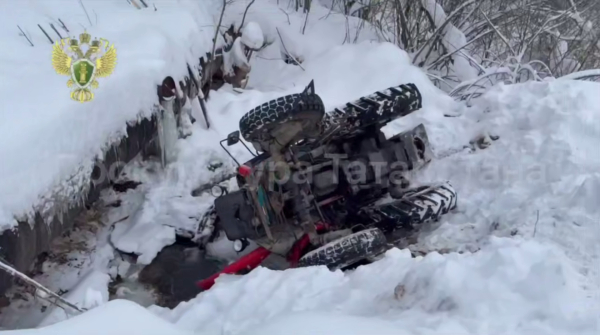 В Казани трактор насмерть придавил работника &laquo;Водоканала&raquo;, устранявшего течь в трубе