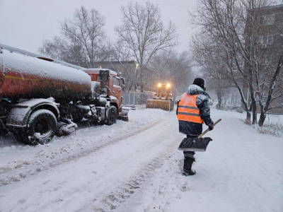 Снег накрыл Астану: свыше 1 тыс. спецтехники задействовали в городе