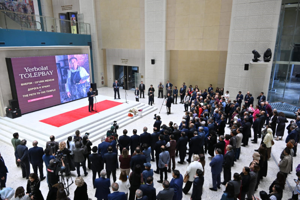 Юбилейная выставка художника Ерболата Толепбая открылась в Нацмузее