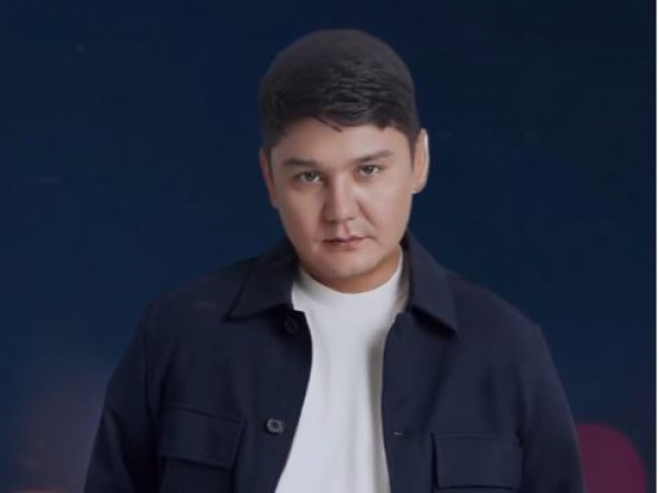 Казахстанский певец устроил дебош в самолете