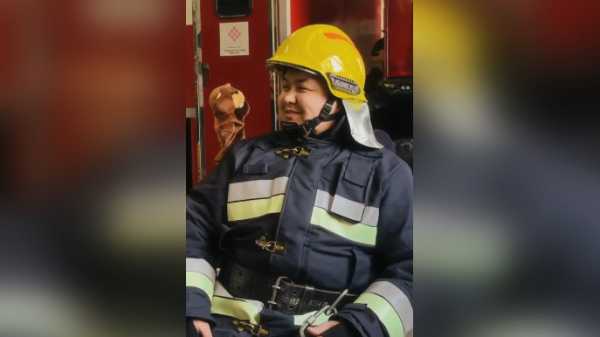 «Сидим с бобром за столом»: спасатели МЧС и дети сняли трендовый ролик о пожарной безопасности