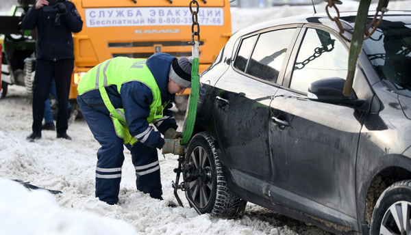 За день в Казани эвакуировали почти сто автомобилей из-за неправильной парковки 20/02/2026 &ndash; Новости