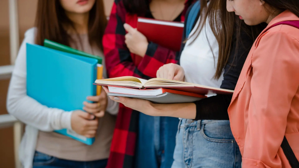 Довольны ли молодые люди образованием в Казахстане?