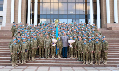 Военные Казахстана вернулись из горячей точки: как их встретил министр