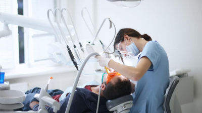 В Казахстане хотят запретить изымать пенсионные на лечение зубов