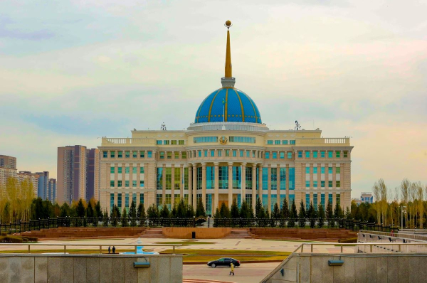 Глава государства поговорил по телефону с Владимиром Путиным