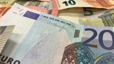 С начала года евро подорожал на 18%, но его продолжают покупать