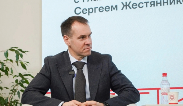 45 веранд и 500 окон: Сергей Жестянников анонсировал масштабное обновление школ и детсадов Вологды