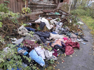 Госжилинспекция оштрафовала УК на 125 тысяч рублей за грязь и мусор в Рязани