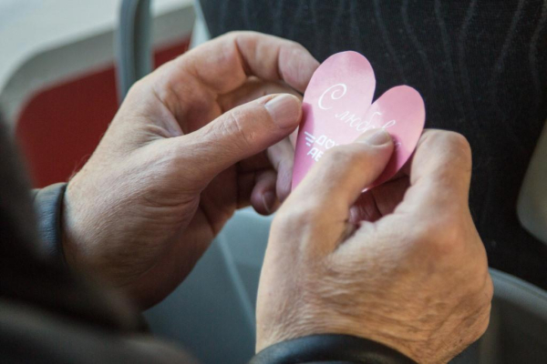 KOMU 8: 92-летний Дэйв женился на 82-летней Джеки в доме престарелых в США