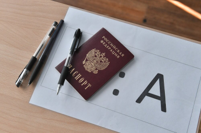 Депутат Смолин счел ЕГЭ одной из причин массового ухода учеников в колледжи