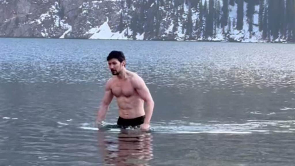 Павла Дурова могут оштрафовать за купание в Кольсайском озере