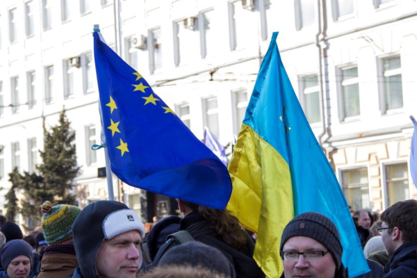 Песков: США не смогли переломить подстрекаемых Европой к войне украинцев