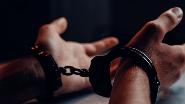 Экс-полицейский задержан по делу о незаконном выводе денег из ЕНПФ