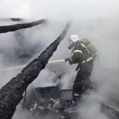 В Татарстане простились с подростком и его отчимом, погибшими при пожаре