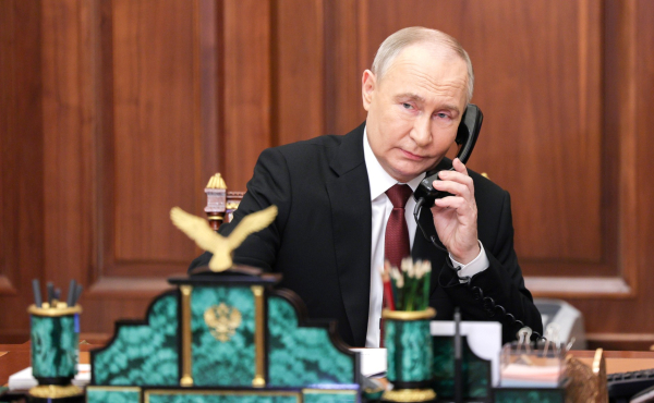 Путин провёл телефонный разговор с королём Бахрейна и обсудил связи двух стран
