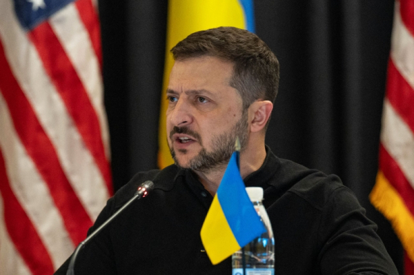 &laquo;&lrm;Зеленского вновь унизили&raquo;: в Киеве рассказали о конфузе в Ереване