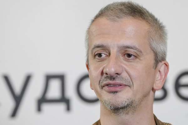 Богомолов попросил Любимову освободить его от обязанностей ректора МХАТ