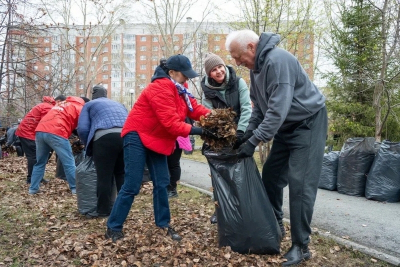 Депутаты навели порядок в скверах и парках Тюмени: &laquo;Особая честь для каждого из нас&raquo;